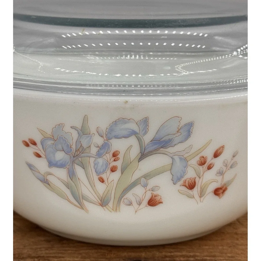 Pyrex England Blue Iris Casseroles w/1 Lid Made In England Set Of 2 Bakeware VTG